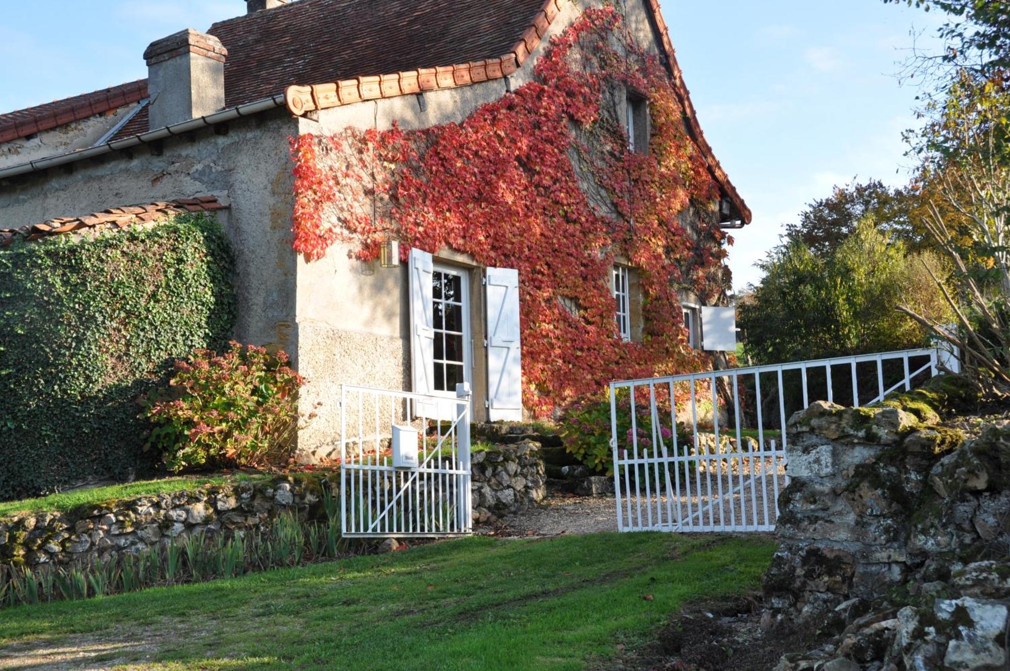 Les Granges de Semur-en-Brionnais with heated swimming pool&garden Extérieur photo